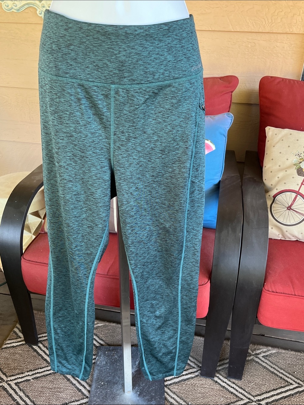 Eddie Bauer Green Capri Leggings with Side Pocket/ Fleece lining Sz L